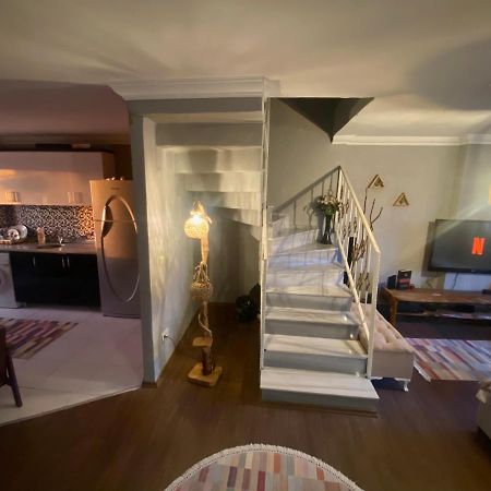 Appartamento Cozy House Near The Airport Arnavutkoy Esterno foto